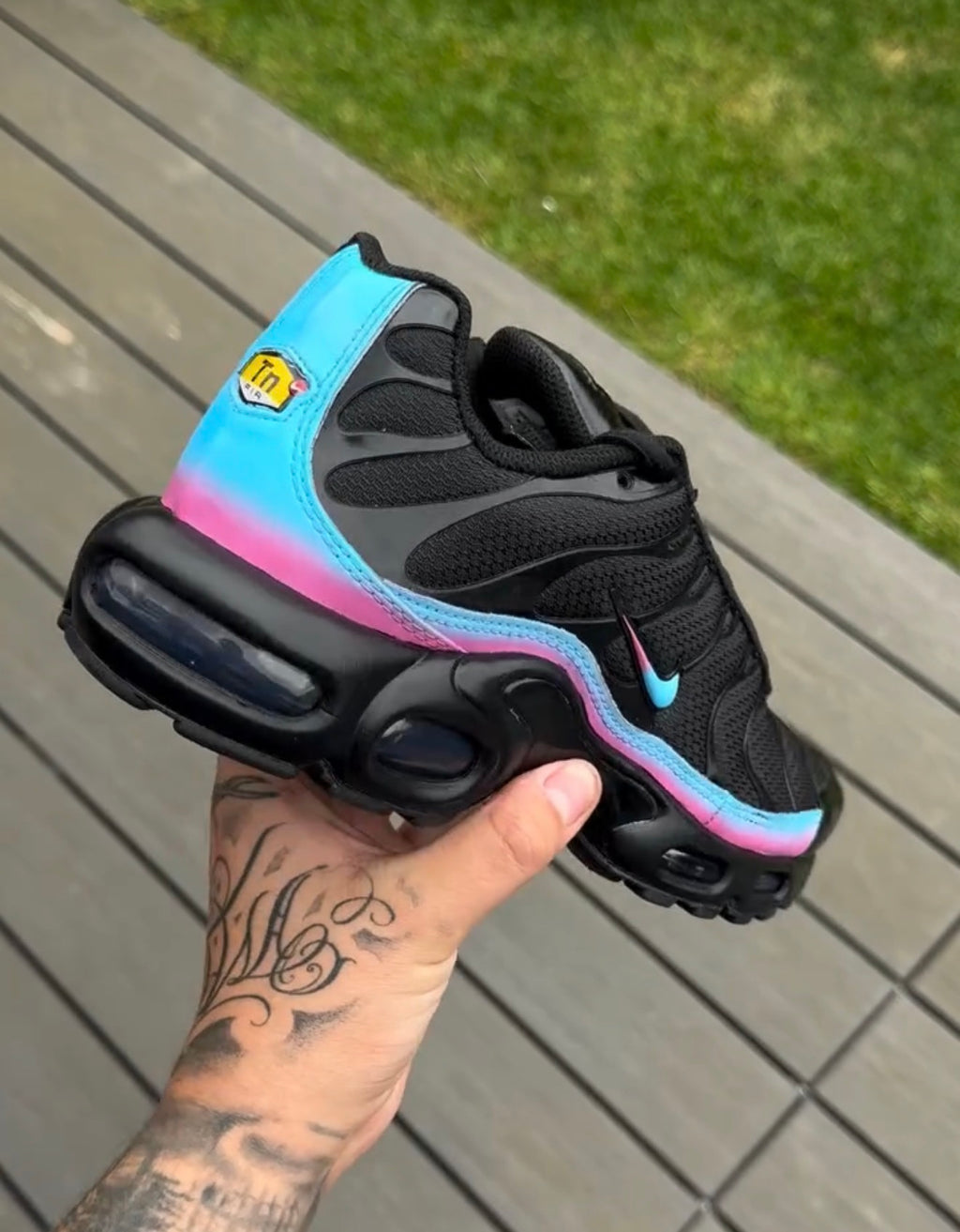 Air max plus - Bubblegum custom