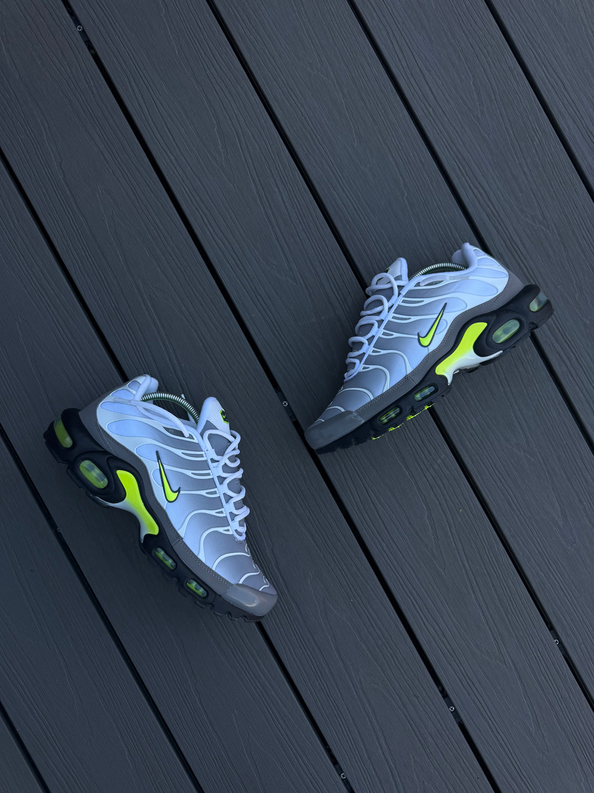 Air max plus “Neon”